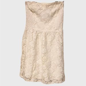 🟠Abercrombie & Fitch mini Cream dress